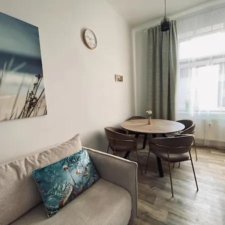 Moderni Vedle Divadla - Netflix, Wi-fi Zdarma * Pardubice