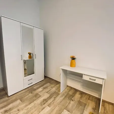 Moderni Vedle Divadla - Wi-fi Zdarma - #homevibes52 Παρντούμπιτσε