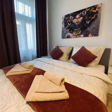 Moderni Vedle Divadla - Wi-fi Zdarma - #homevibes52 Διαμέρισμα *
