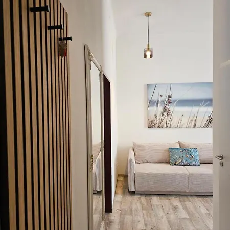 Moderni Vedle Divadla - Wi-fi Zdarma - #homevibes52 Διαμέρισμα *