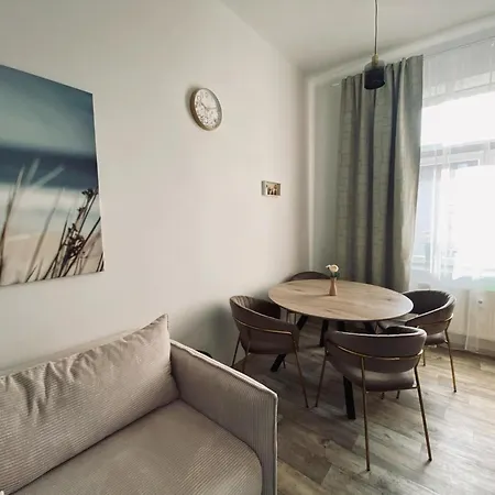 Moderni Vedle Divadla - Wi-fi Zdarma - #homevibes52 Διαμέρισμα